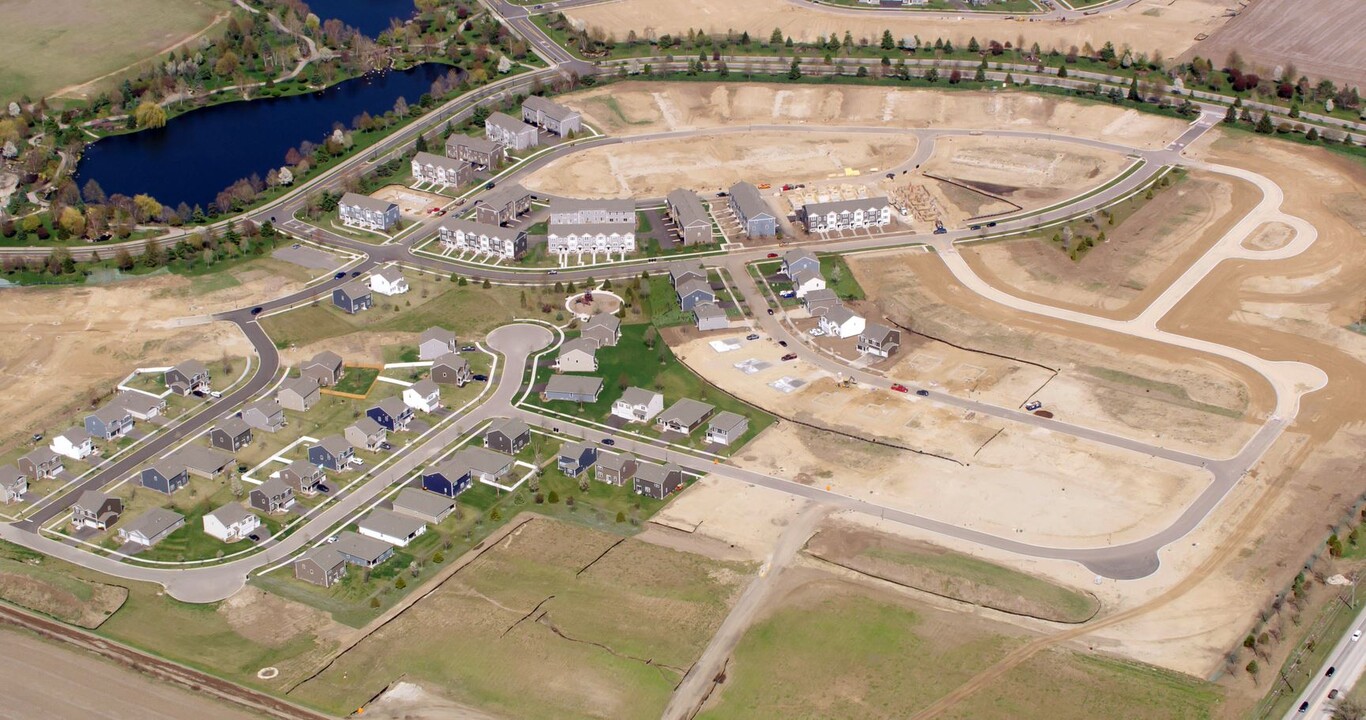 Stonewater Ranch Townhomes in Bull Valley, IL - Building Photo