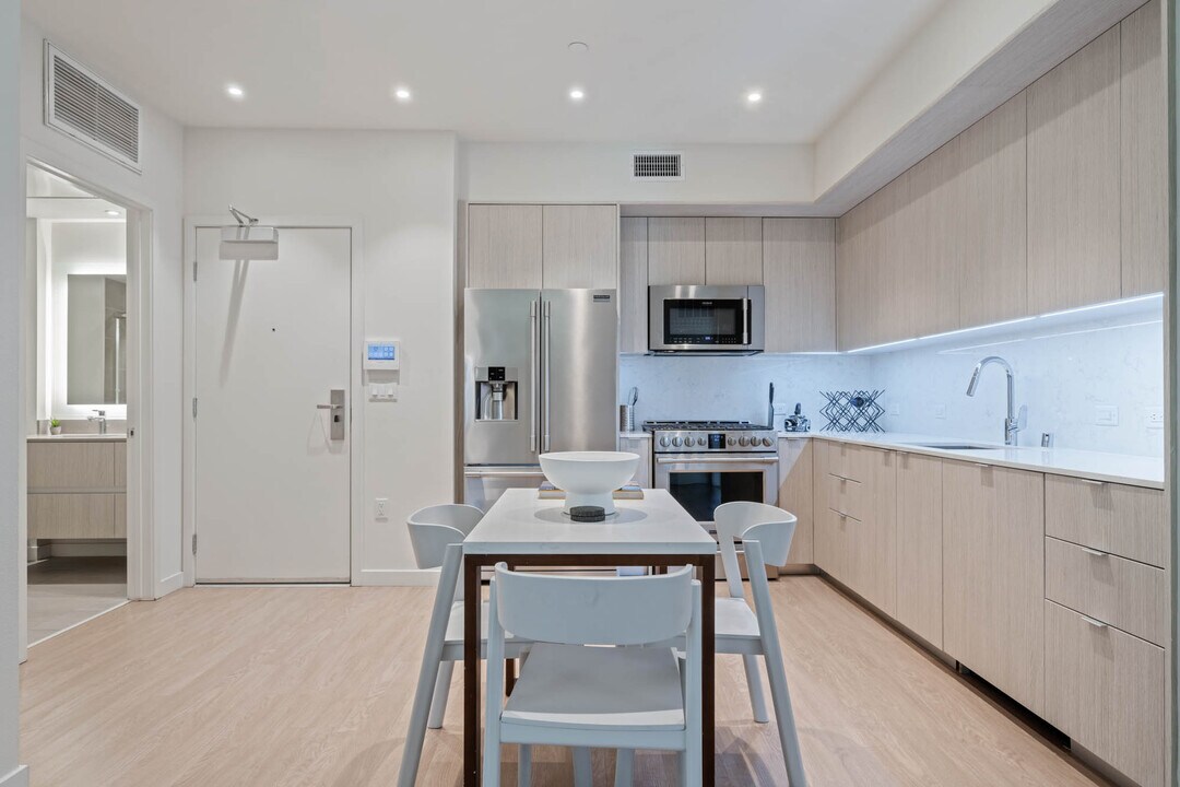 5875 Interceptor St in Los Angeles, CA - Building Photo