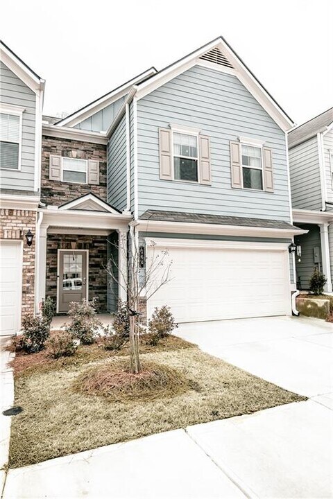 144 Madison Bend in Woodstock, GA - Building Photo