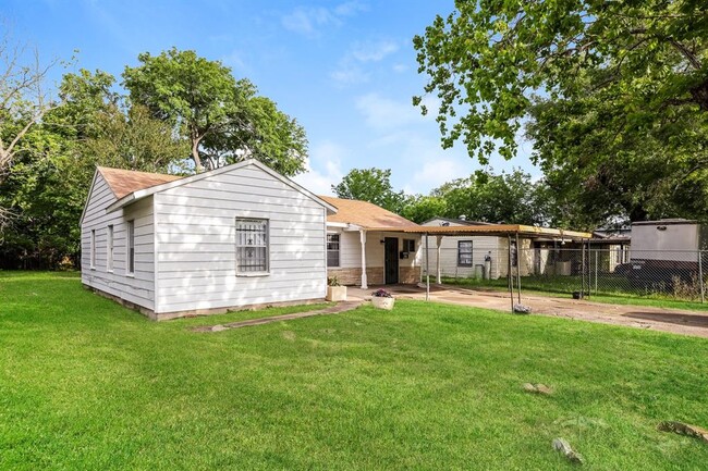 7730 Darnay Dr in Houston, TX - Building Photo - Building Photo