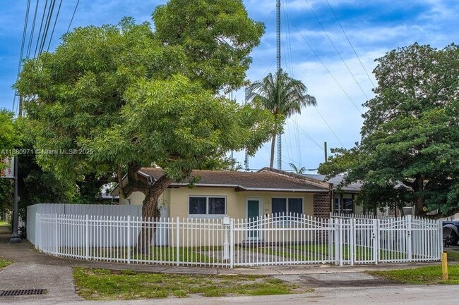property at 5551 SW 37th St