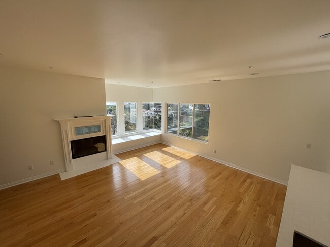 473 Lincoln Dr, Unit Ocean View, Unit Ocean View