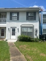 5326 Tullis Dr in New Orleans, LA - Building Photo