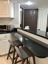 59 Brighton Ave, Unit B in Boston, MA - Foto de edificio - Building Photo