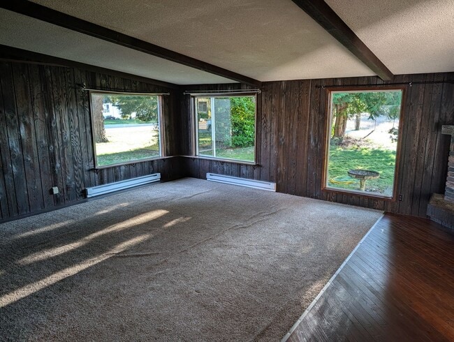 25029 Minkler Rd in Sedro Woolley, WA - Building Photo - Building Photo