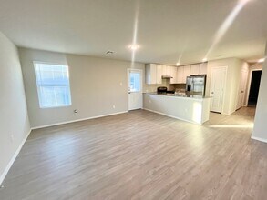 10631 Varmus Dr in Converse, TX - Building Photo - Building Photo