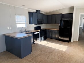 110 N Michigan St in Lawrence, KS - Building Photo - Building Photo