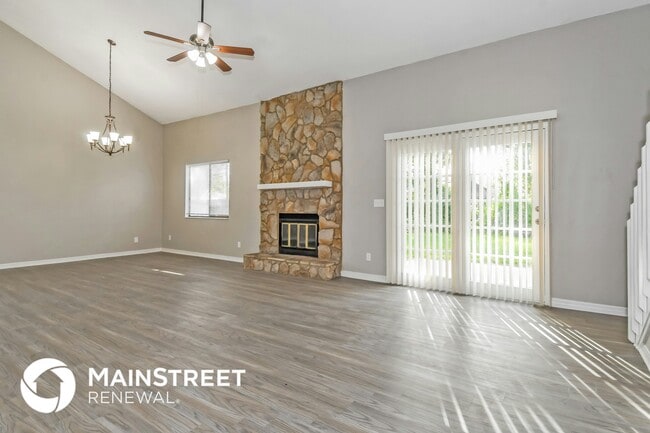 6002 Bermuda Dr in Orange Park, FL - Foto de edificio - Building Photo
