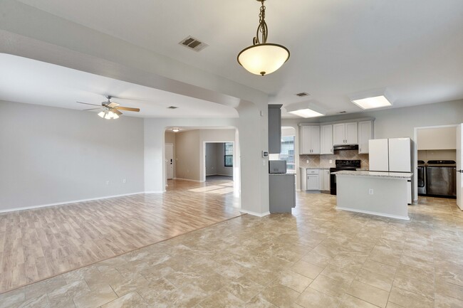 6305 Roseborough Dr in Austin, TX - Building Photo - Building Photo