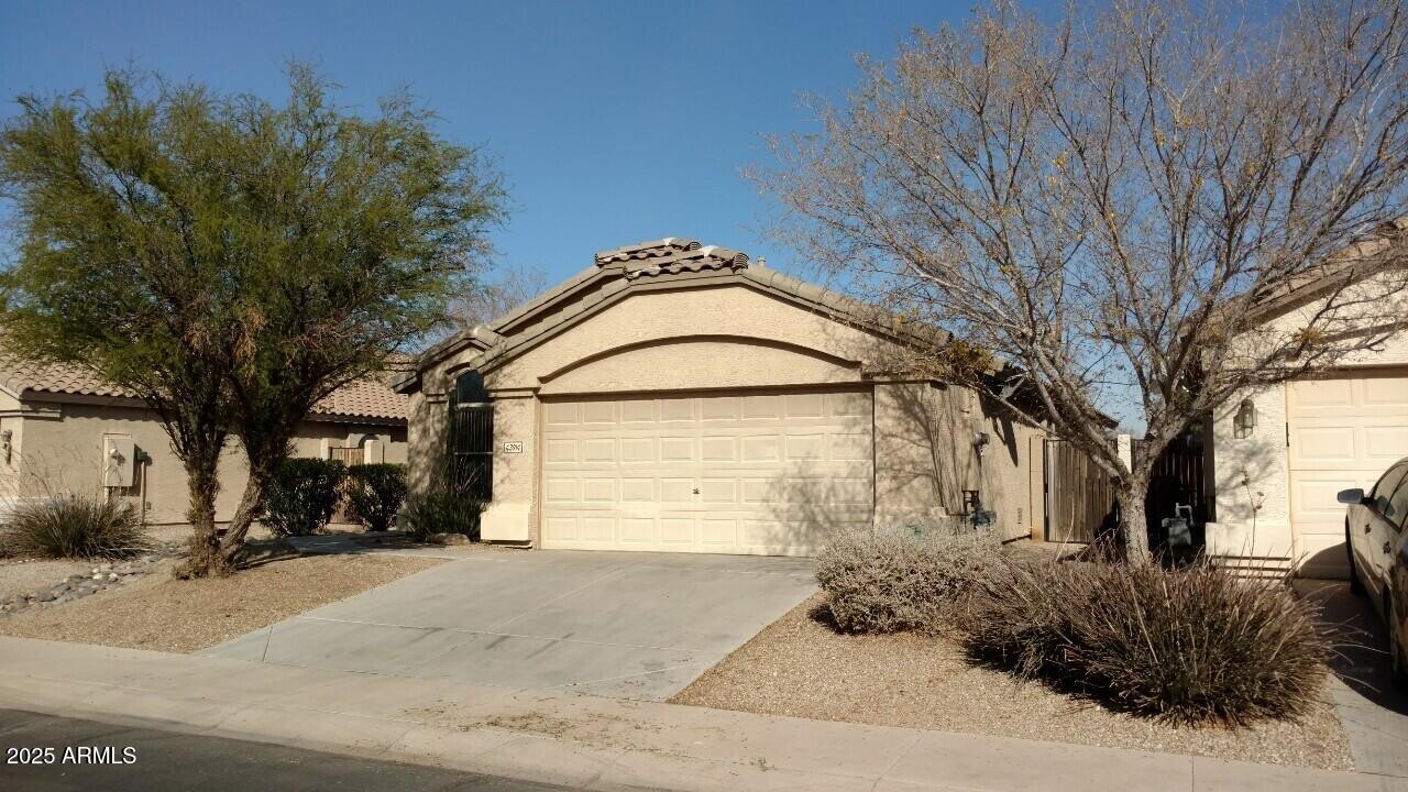 43914 W Wade Dr in Maricopa, AZ - Building Photo