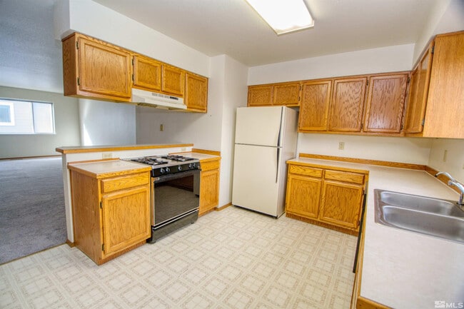 175 N Broadway St in Fallon, NV - Building Photo - Building Photo