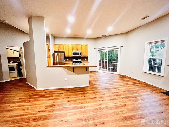 4183 Bayberry Ct in Monmouth Junction, NJ - Building Photo - Building Photo