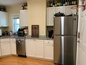 41 Cross St, Unit 1 in Somerville, MA - Foto de edificio - Building Photo