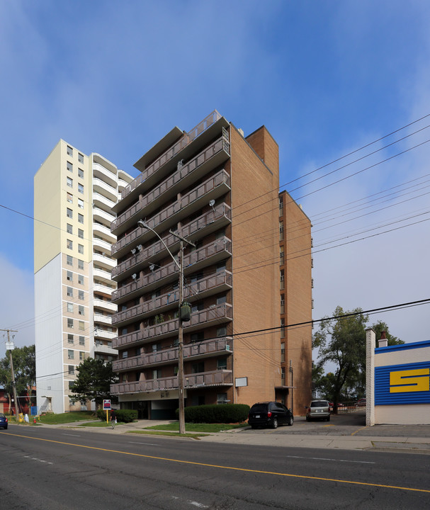 Melvin Avenue Apartments in Hamilton, ON - Building Photo