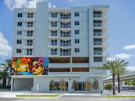 1025 Metro in Hialeah, FL - Building Photo