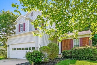 105 Sweetbriar Ct in Mount Holly, NC - Building Photo - Building Photo