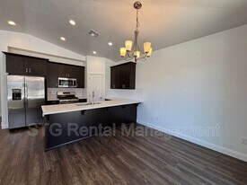 1092 Alegre Alley in Washington, UT - Building Photo