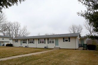 Storey Manor Apartments Cottage Hills Il Apartments For Rent