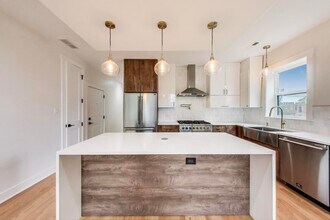 6363 S Ellis Ave in Chicago, IL - Building Photo - Building Photo