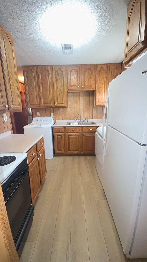 806 S 11th St in Lanett, AL - Building Photo - Building Photo