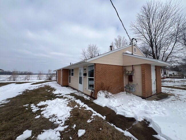 property at 104 Petersburg St