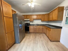 4211 Beechmount Ave in Portage, MI - Foto de edificio - Building Photo