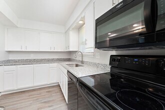 217 E Washington St in Belton, MO - Building Photo - Building Photo