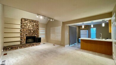 330 Cobblestone Dr in Colorado Springs, CO - Building Photo - Building Photo