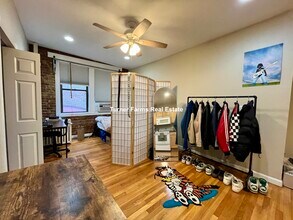 65 Burbank St, Unit 15 in Boston, MA - Foto de edificio - Building Photo