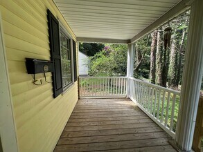 1020 Lindsay St in Lynchburg, VA - Building Photo - Building Photo