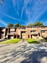 3119 Laurel Ridge Cir in Bridgeville, PA - Building Photo