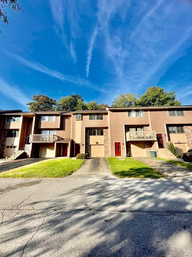 property at 3119 Laurel Ridge Cir