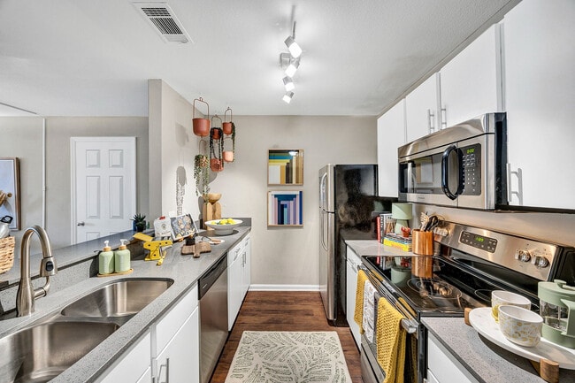 The Wilde in Raleigh, NC - Building Photo - Building Photo