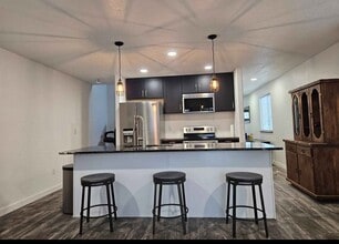 283 NE West Ave in Roseburg, OR - Building Photo - Building Photo