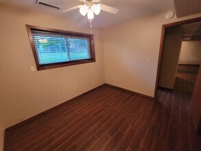 2130 Davis St in Iowa City, IA - Building Photo - Building Photo