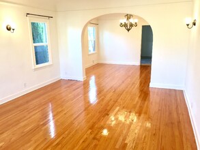 1106.5 S Doheny Dr in Los Angeles, CA - Building Photo - Building Photo