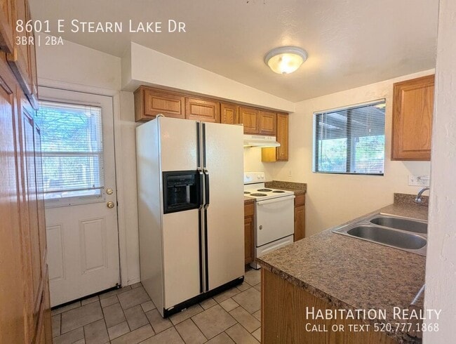 8601 E Stearn Lake Dr in Tucson, AZ - Building Photo - Building Photo