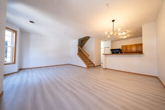 15316 Founders Ln in Apple Valley, MN - Building Photo - Building Photo