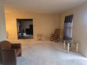 3251 W Woodlawn Ave in San Antonio, TX - Foto de edificio - Building Photo