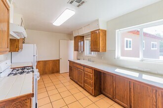 3 Bedroom 2 Bath Home in Alamogordo, NM - Building Photo - Building Photo