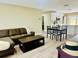 2708 W Nassau St in Tampa, FL - Building Photo