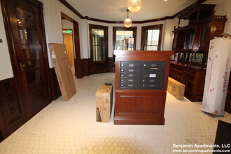 87 Gardner St, Unit 304 in Boston, MA - Building Photo - Building Photo