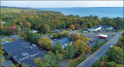 East Bay Flats in Traverse City, MI - Building Photo - Building Photo