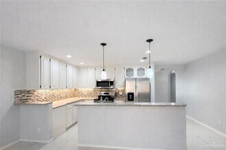 17 South Dr in Pharr, TX - Foto de edificio - Building Photo