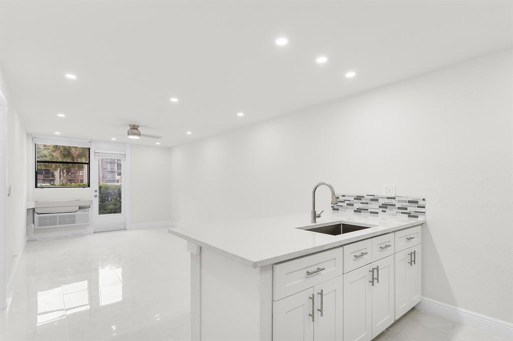 2771 Riverside Dr in Coral Springs, FL - Building Photo