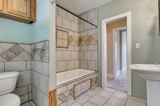 Kamp's Court Apartments in Oklahoma City, OK - Building Photo - Building Photo