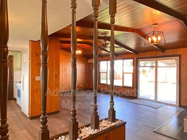 1410 SE Powell Way in Albany, OR - Building Photo - Building Photo