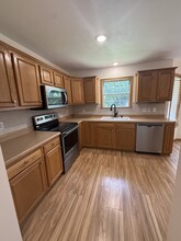 1679 S Burks Ave in Springfield, MO - Building Photo - Building Photo