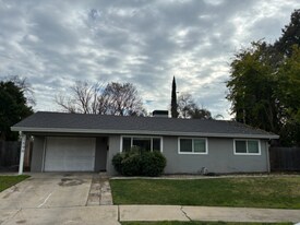 1896 Barnett Way in Merced, CA - Building Photo