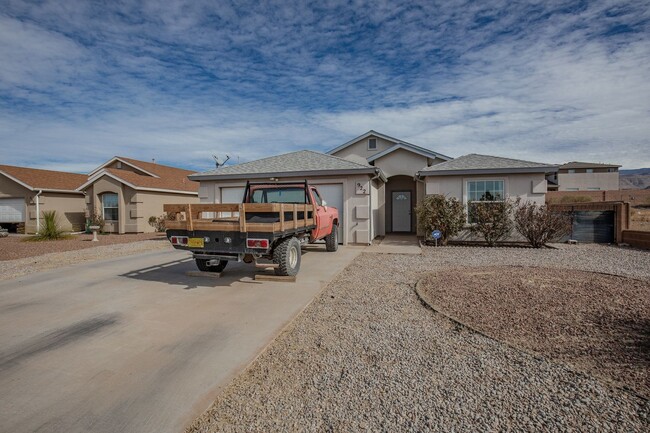 property at 922 Larkspur St